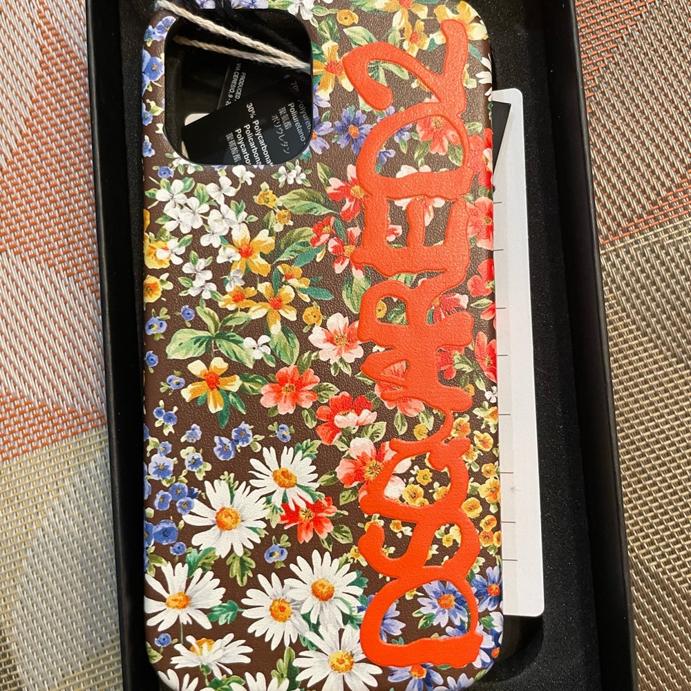 Dsquared2 iPhone case - Picture 2 of 4